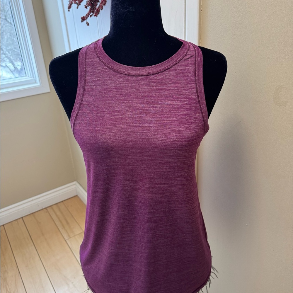 Lululemon tank